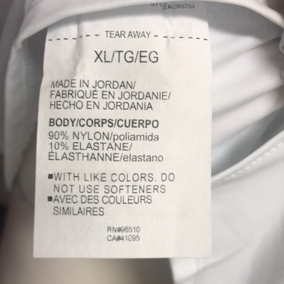 Under Armour Athletic/Athleisure Top, XL, NWT! - Picture 8 of 8